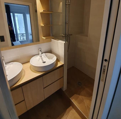Salle de bains clés en main réalisée par Amenite